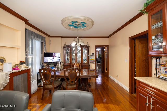 1719 Eastern Parkway, Schenectady, NY 12309