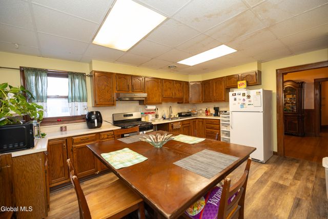 1719 Eastern Parkway, Schenectady, NY 12309