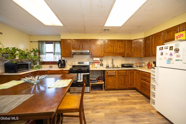 1719 Eastern Parkway, Schenectady, NY 12309