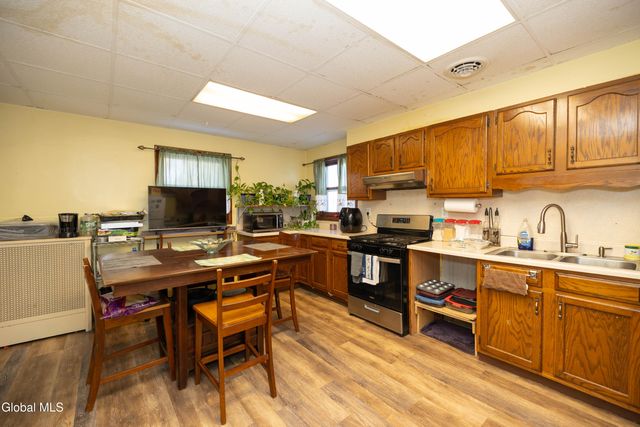 1719 Eastern Parkway, Schenectady, NY 12309