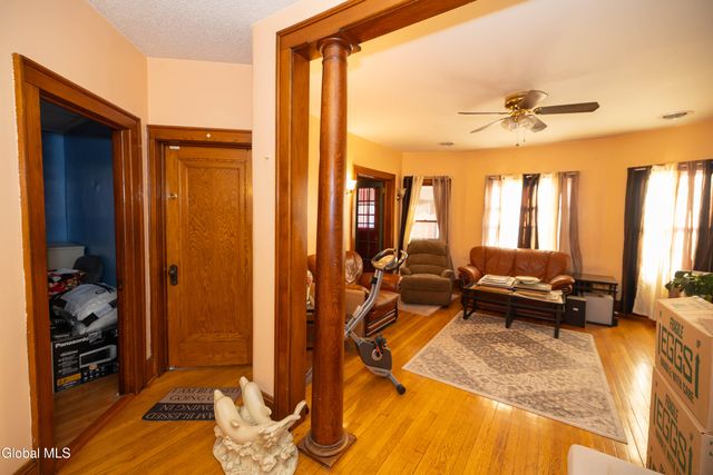 1719 Eastern Parkway, Schenectady, NY 12309