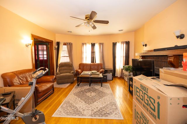 1719 Eastern Parkway, Schenectady, NY 12309