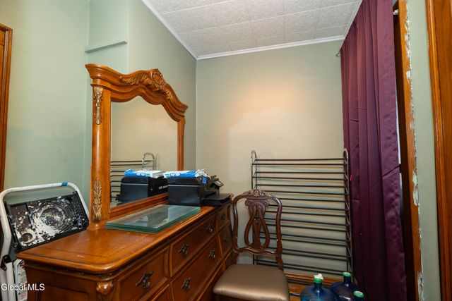 1719 Eastern Parkway, Schenectady, NY 12309