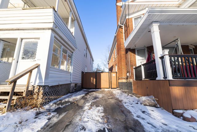 1719 Eastern Parkway, Schenectady, NY 12309