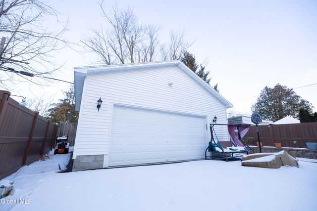 1719 Eastern Parkway, Schenectady, NY 12309