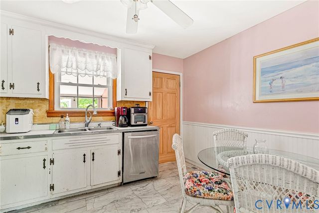 8218 Elm Dr, Hanover, VA 23111