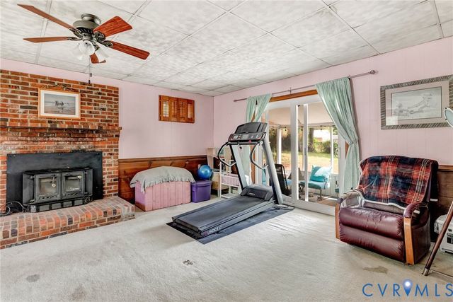 8218 Elm Dr, Hanover, VA 23111