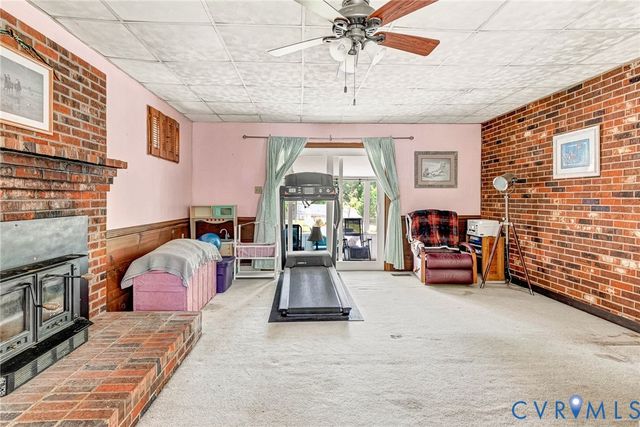 8218 Elm Dr, Hanover, VA 23111