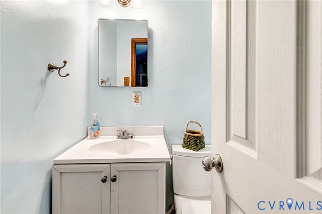 8218 Elm Dr, Hanover, VA 23111