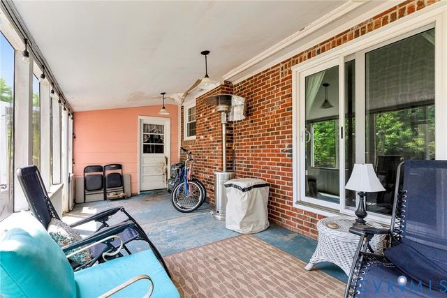 8218 Elm Dr, Hanover, VA 23111