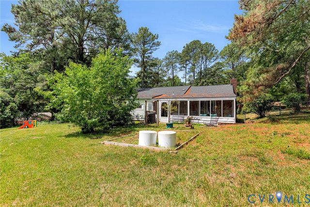 8218 Elm Dr, Hanover, VA 23111