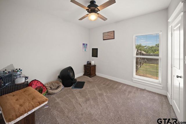 217 Smith Cir, Lindale, TX 75771