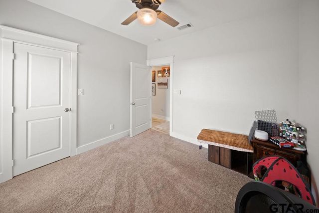 217 Smith Cir, Lindale, TX 75771
