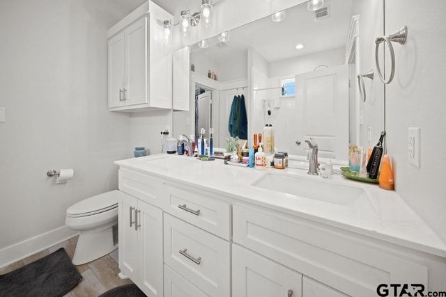 217 Smith Cir, Lindale, TX 75771