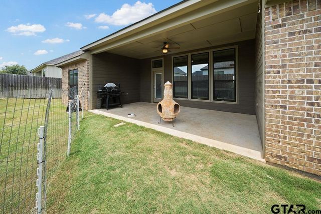 217 Smith Cir, Lindale, TX 75771