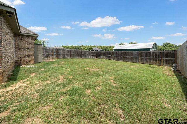 217 Smith Cir, Lindale, TX 75771