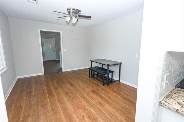 218 E East Bonacre Road, Cataula, GA 31804