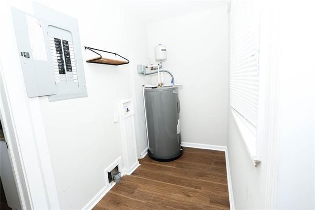 218 E East Bonacre Road, Cataula, GA 31804