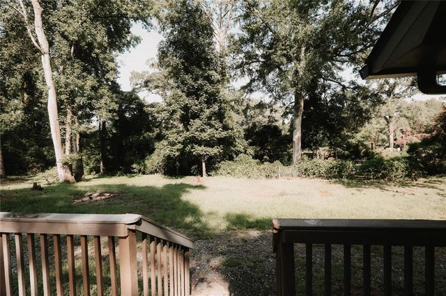 218 E East Bonacre Road, Cataula, GA 31804