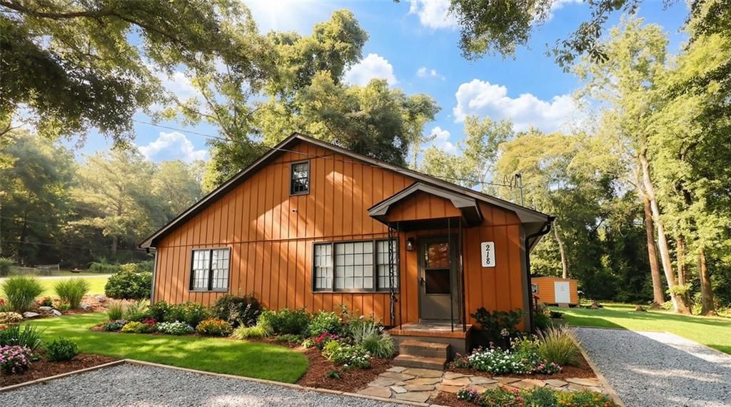 218 E East Bonacre Road, Cataula, GA 31804