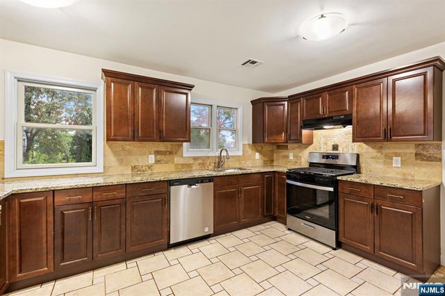 133 Cleveland Avenue, Hasbrouck Heights, NJ 07604