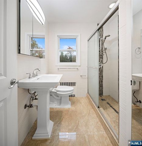 133 Cleveland Avenue, Hasbrouck Heights, NJ 07604