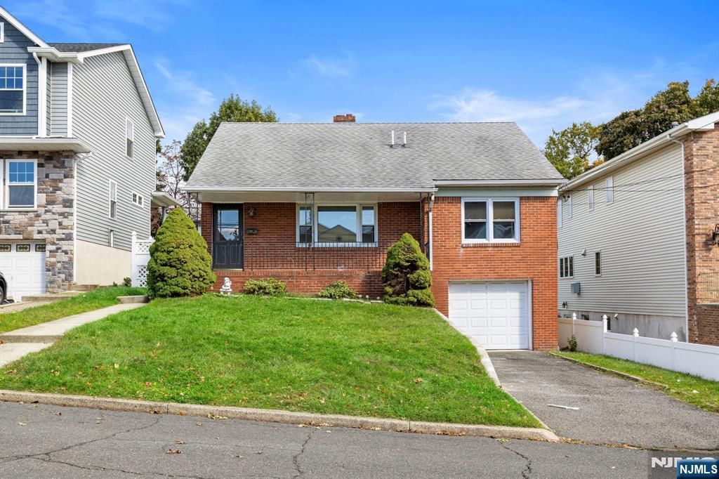 133 Cleveland Avenue, Hasbrouck Heights, NJ 07604