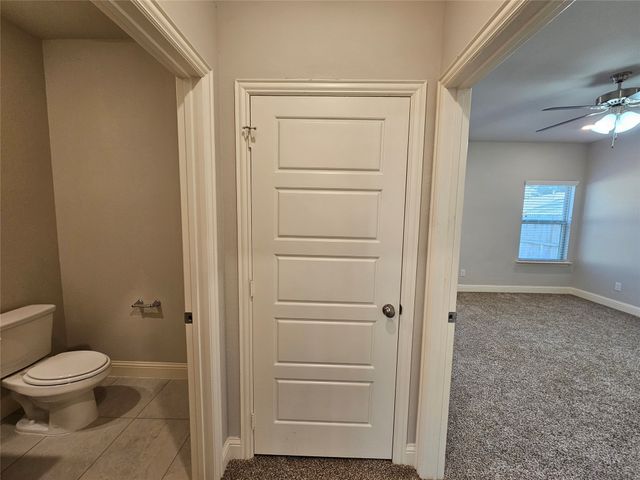 2803 18th Street W, Irving, TX 75060