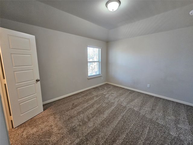 2803 18th Street W, Irving, TX 75060