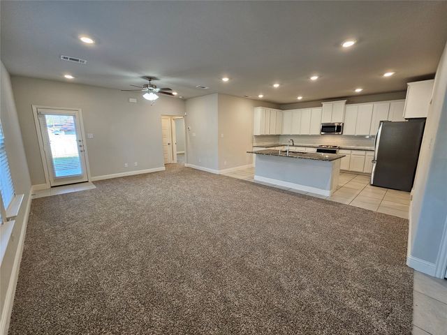 2803 18th Street W, Irving, TX 75060