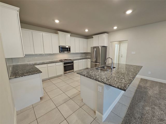 2803 18th Street W, Irving, TX 75060