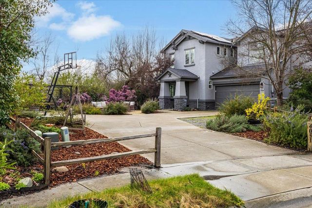 4051 Pauline Cir, Loomis, CA 95650