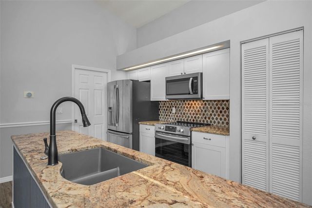 802 ANCHORS WAY, Tarpon Springs, FL 34689