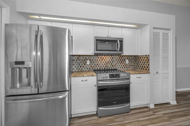 802 ANCHORS WAY, Tarpon Springs, FL 34689