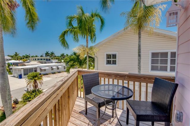 2579 Third ST, Matlacha, FL 33993