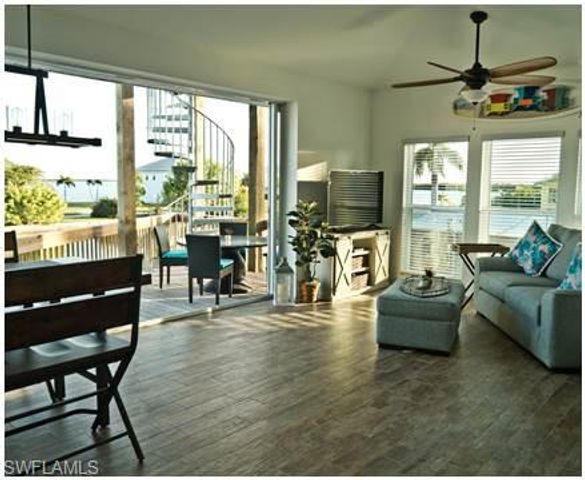 2579 Third ST, Matlacha, FL 33993