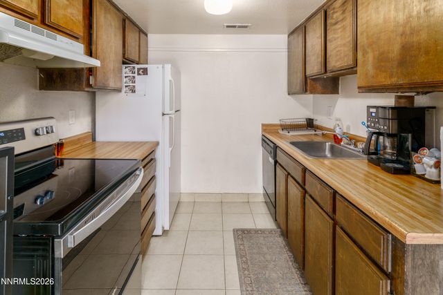 2127 Greyhaven Lane, Sparks, NV 89431