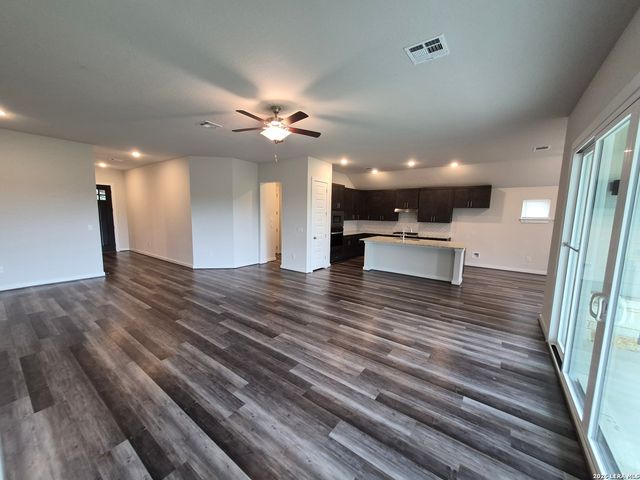 11321 Hollering Pass, Schertz, TX 78154