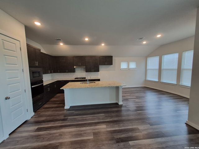11321 Hollering Pass, Schertz, TX 78154