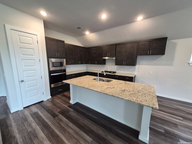11321 Hollering Pass, Schertz, TX 78154