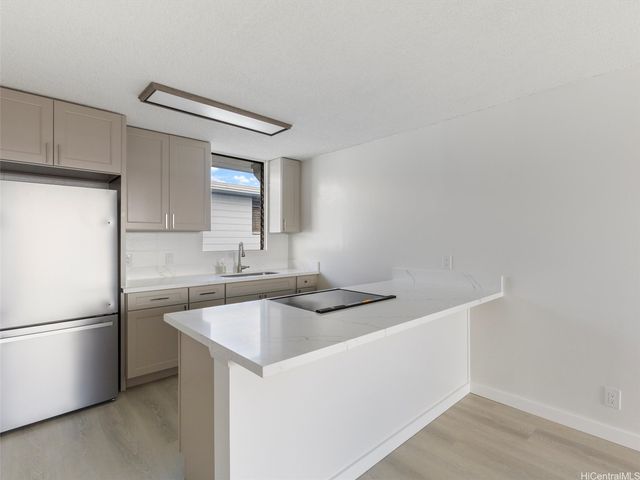 94-010 Leolua Street B308, Waipahu, HI 96797