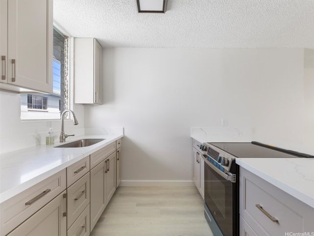 94-010 Leolua Street B308, Waipahu, HI 96797