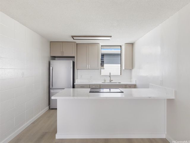 94-010 Leolua Street B308, Waipahu, HI 96797