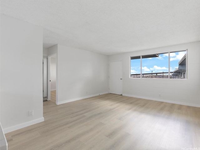 94-010 Leolua Street B308, Waipahu, HI 96797