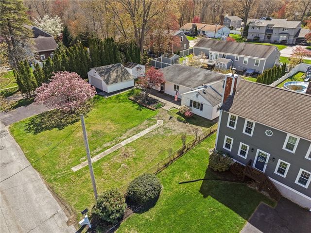 11 Cedar Drive, Bristol, RI 02809