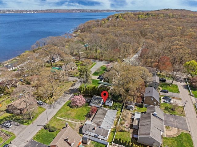 11 Cedar Drive, Bristol, RI 02809