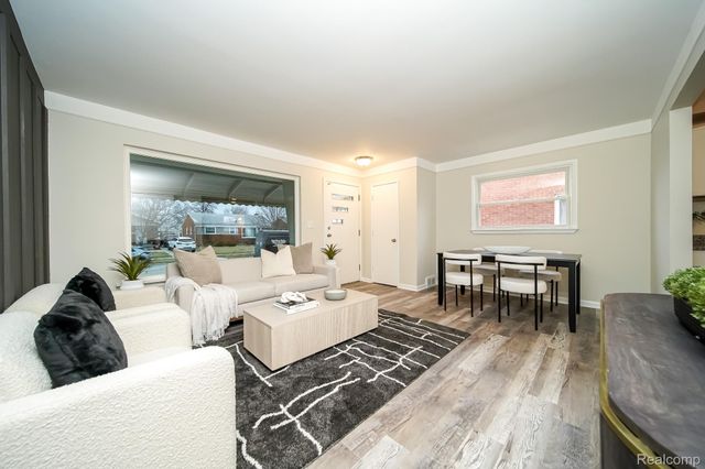 15481 Drake Street, Southgate, MI 48195