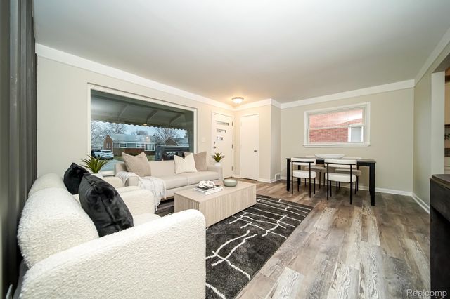 15481 Drake Street, Southgate, MI 48195