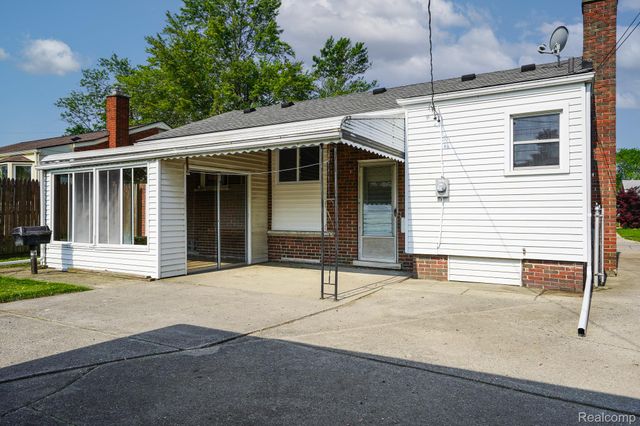 15481 Drake Street, Southgate, MI 48195