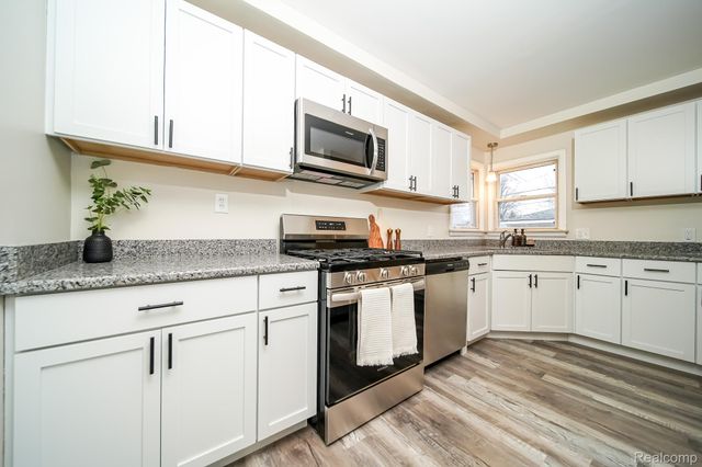 15481 Drake Street, Southgate, MI 48195